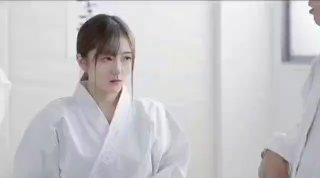 台灣富二代風流才子番外篇❤️大神約砲19歲很健談的大二學生妹，私生活糜爛，邊吃大神的肉棒邊聊男友，反差程度爆表無套中出內射…